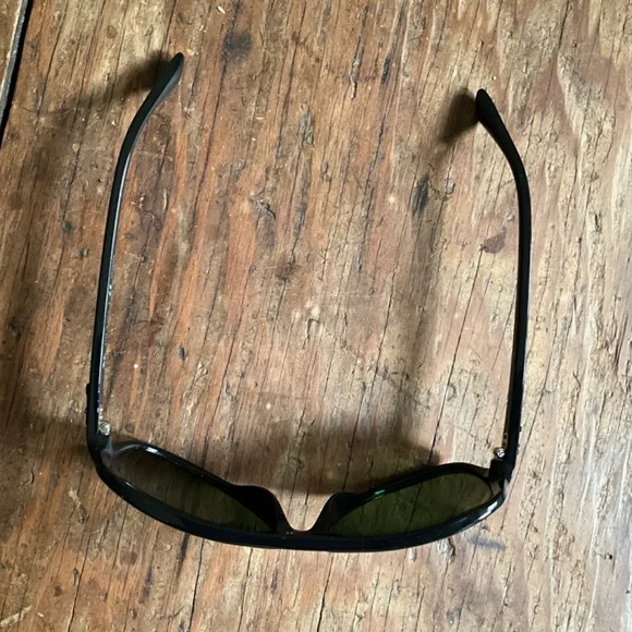 Ray Ban Black Polarized Sunglasses - Picture 2 of 4